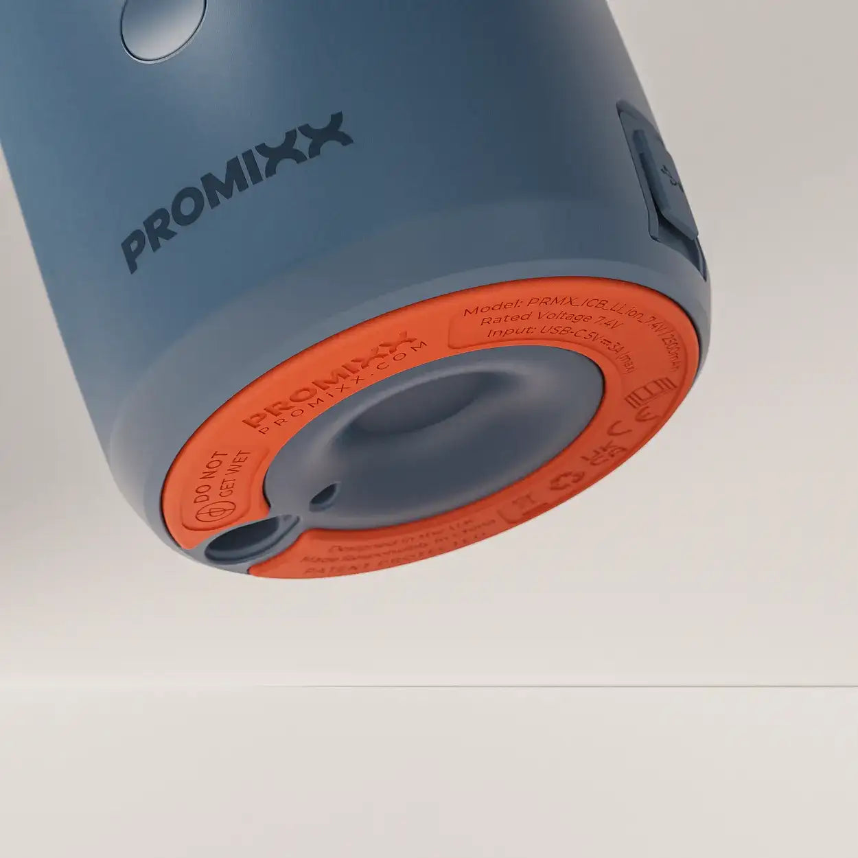 intelligent-cordless-portable-blender-z9 ICB_fullAssembly_midnightBlue_3_3_baseFoot_edit.webp