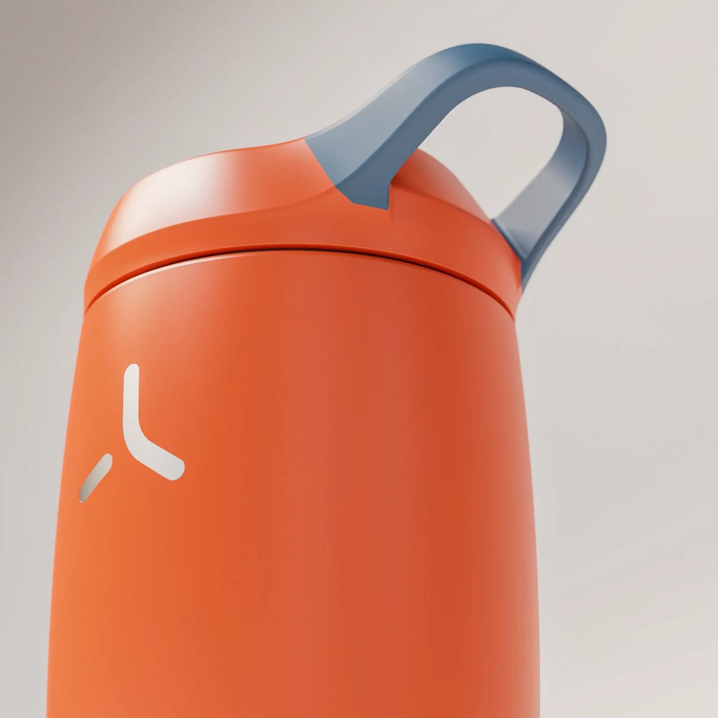 insulated-performance-shaker-bottle-y5 SHKR_18550_dwSS-S1.1_burntOrange_midnightBlue_1_4_xLowLoop_edit.png