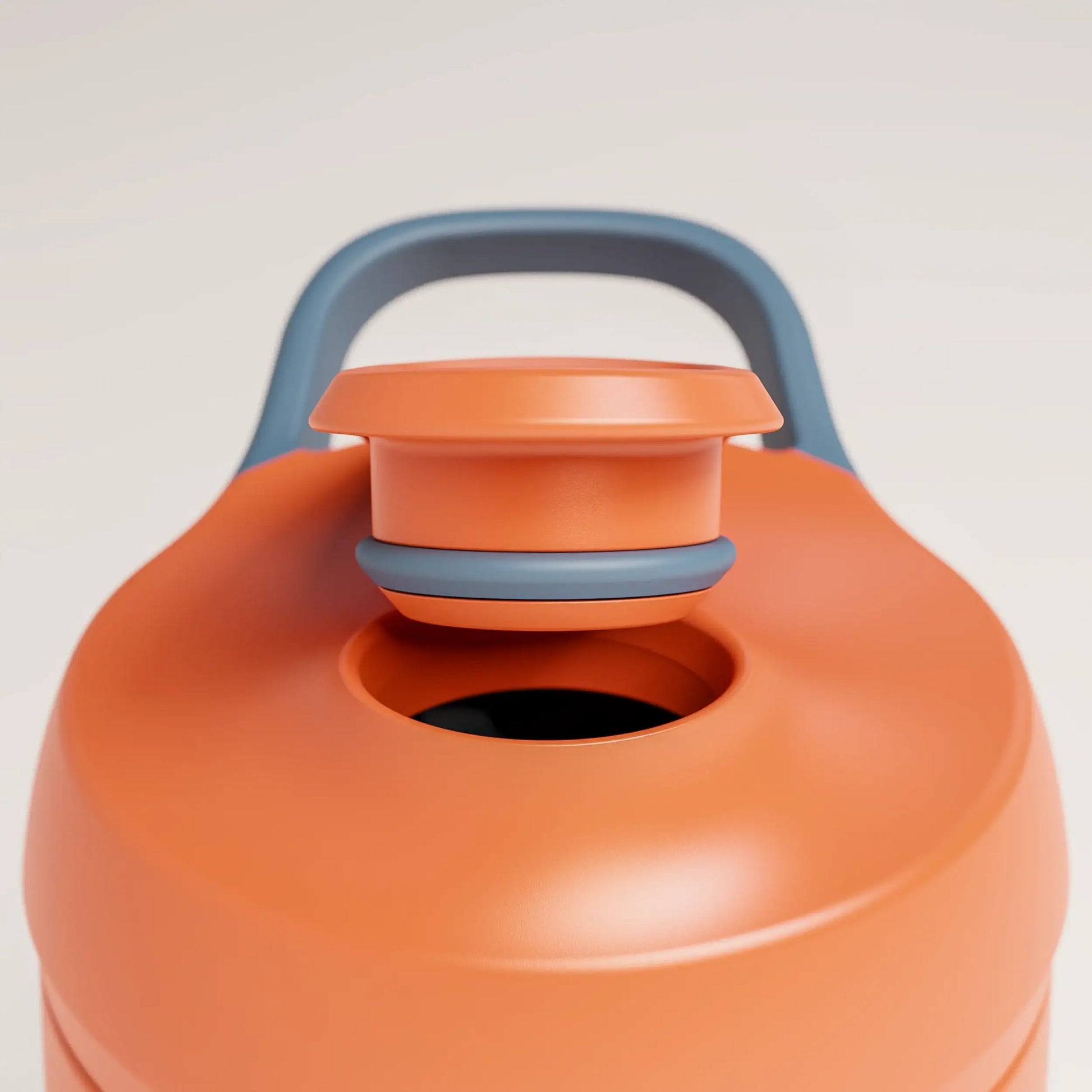 insulated-performance-shaker-bottle-y5 SHKR_18550_dwSS-S1.1_burntOrange_midnightBlue_2_2.5_MPCloop_edit.png
