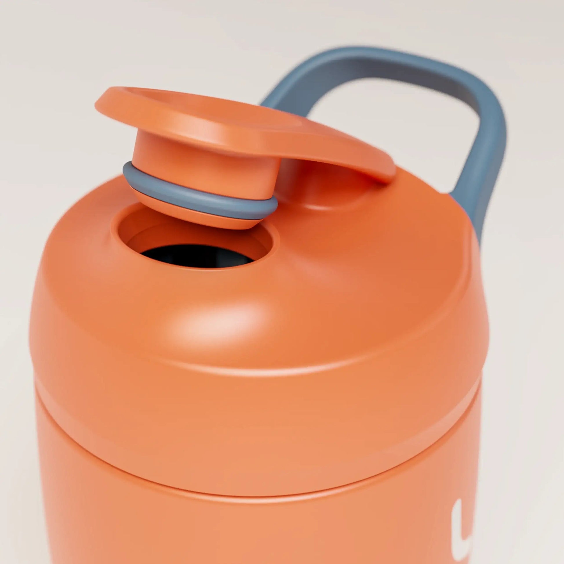 insulated-performance-shaker-bottle-y5 SHKR_18550_dwSS-S1.1_burntOrange_midnightBlue_2_4_highInsert_edit.png