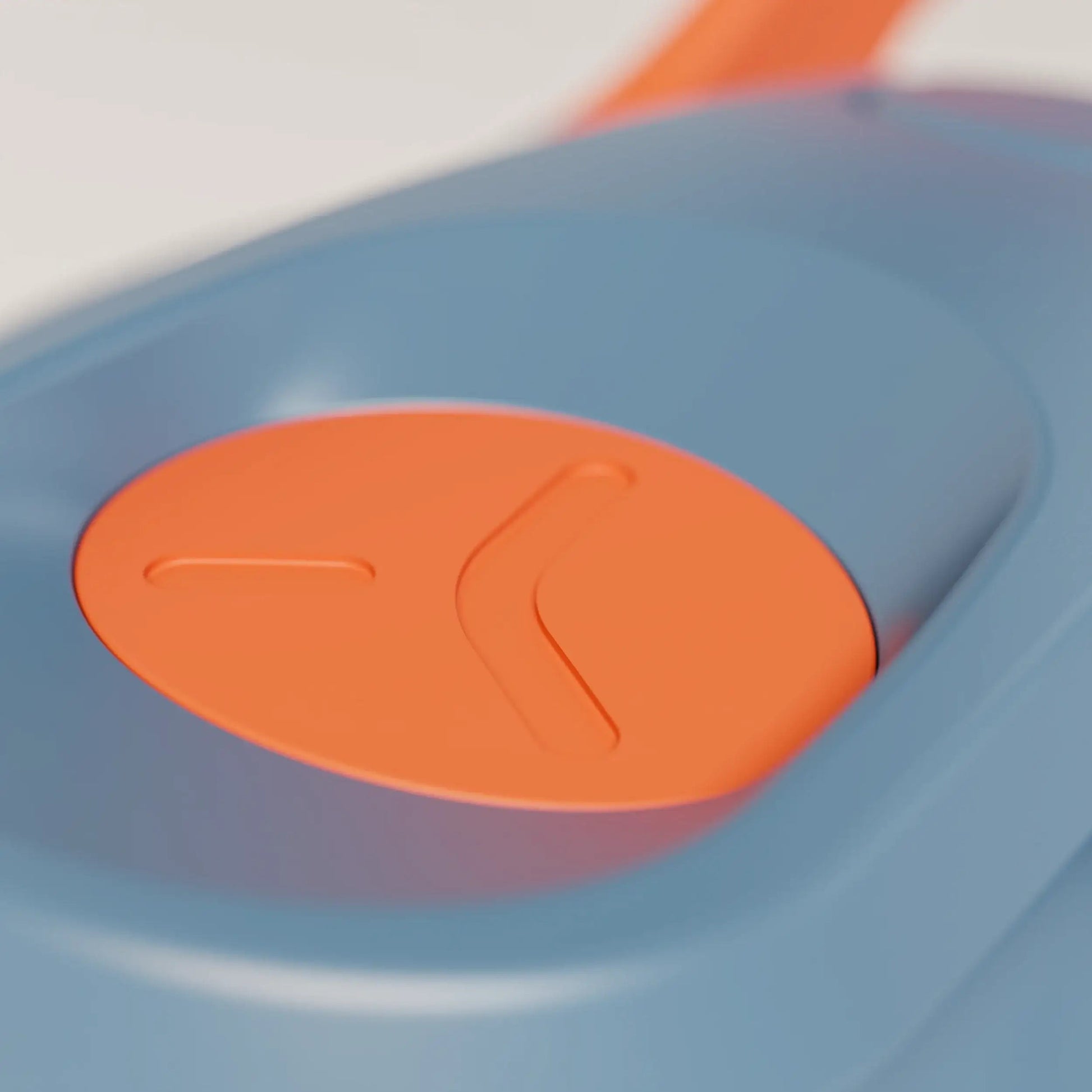 insulated-performance-shaker-bottle-y5 SHKR_18550_dwSS-S1.1_midnightBlue_burntOrange_1_11_xInsertCloseup_edit.png