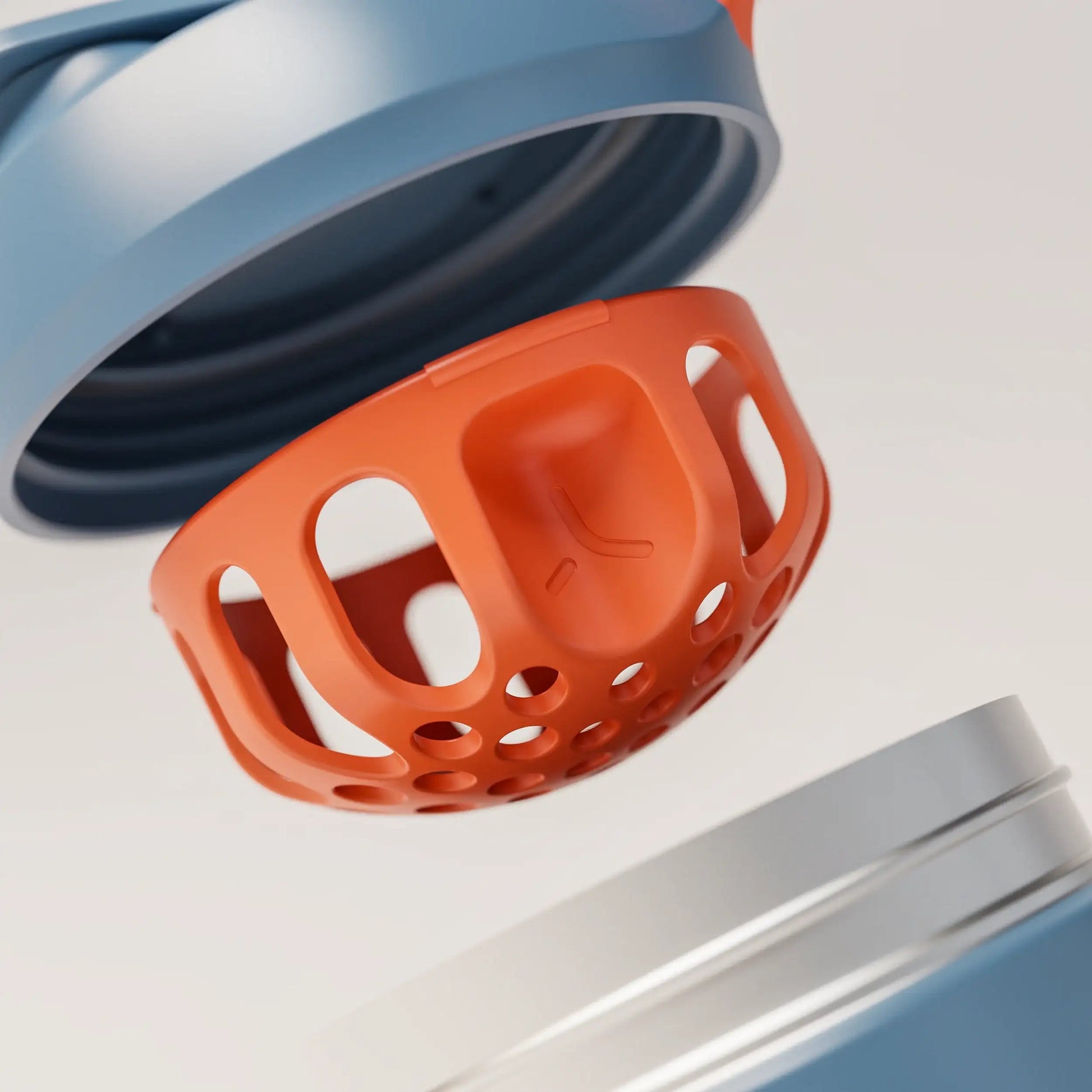 insulated-performance-shaker-bottle-y5 SHKR_18550_dwSS-S1.1_midnightBlue_burntOrange_3_2_explodeAgitator_edit.png