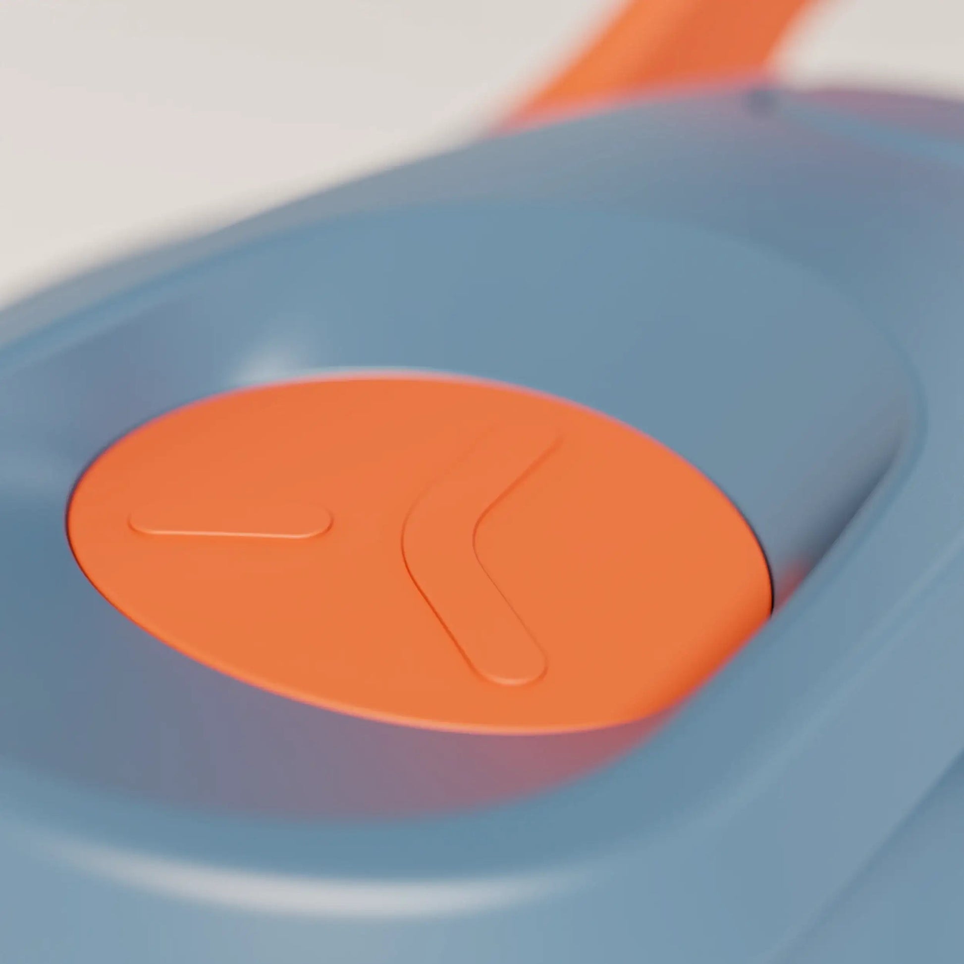 ecozen-performance-shaker-bottle-r6 SHKR_24700_P-S1.1_midnightBlue_burntOrange_1_11_xInsertCloseup_edit.png