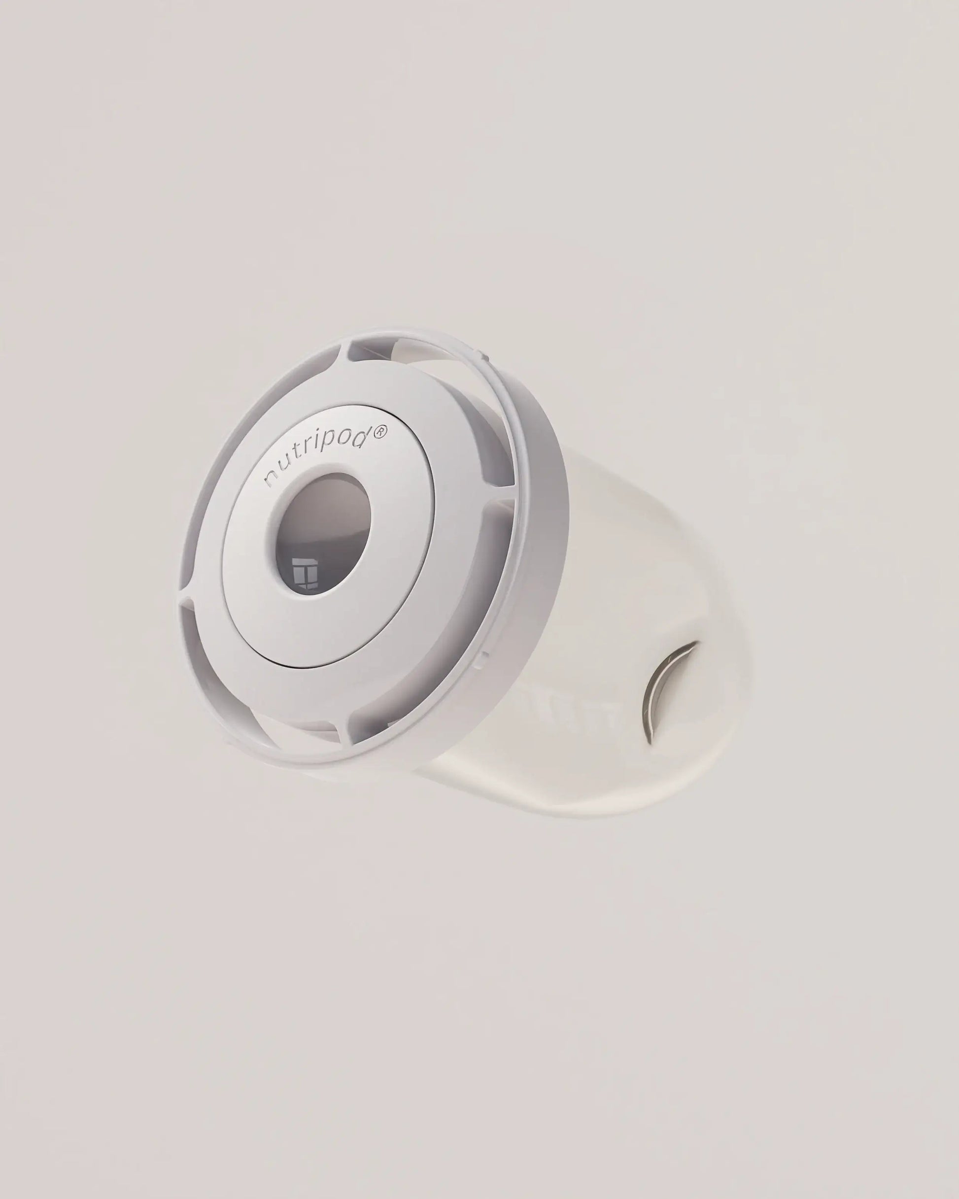 electric-shaker-bottle-v7 VM_LiPo_3.7-700_v1_coolGray_4x5_4_2_nutripod_EDIT.png