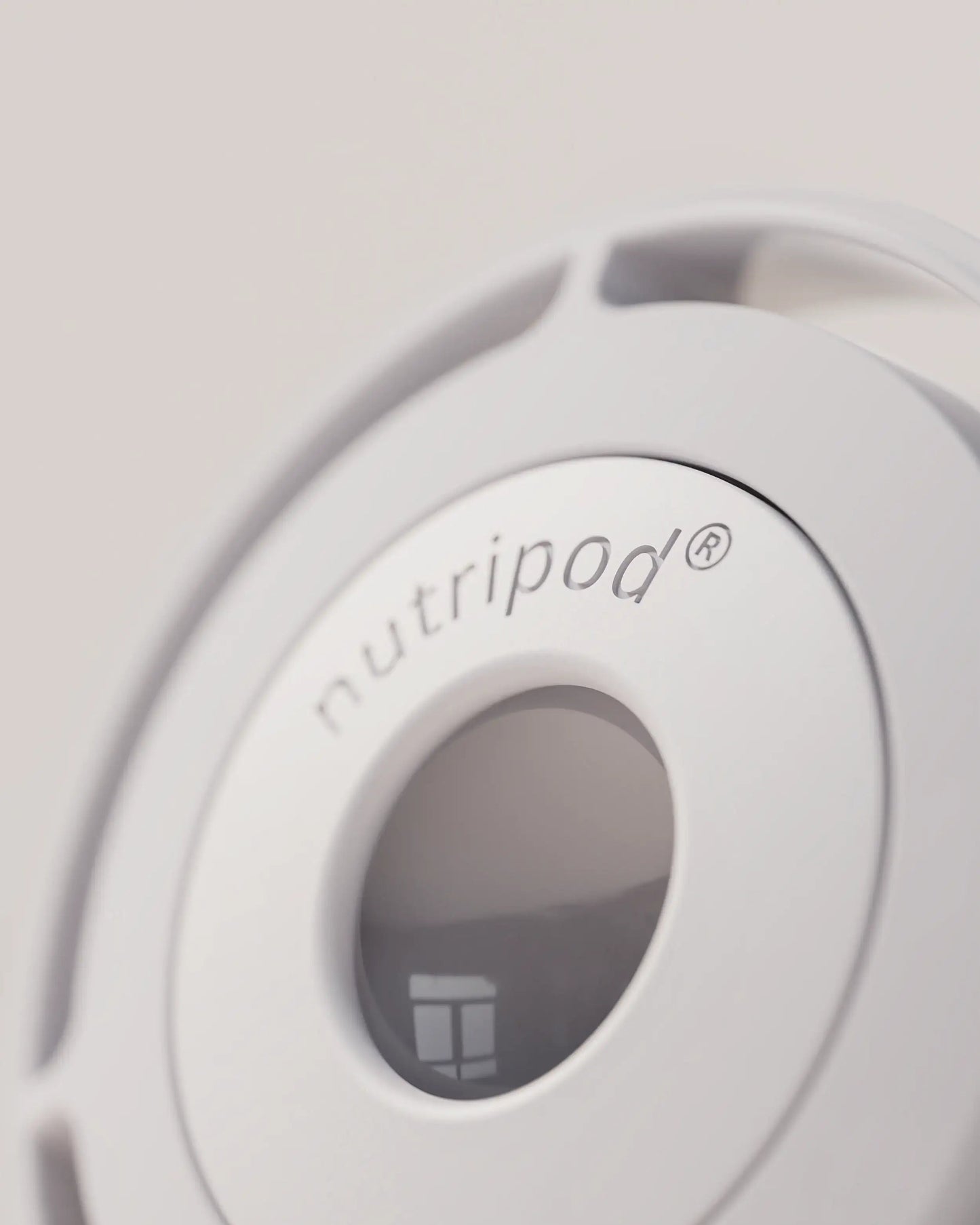 electric-shaker-bottle-v7 VM_LiPo_3.7-700_v1_coolGray_4x5_4_3_nutripod_EDIT.png