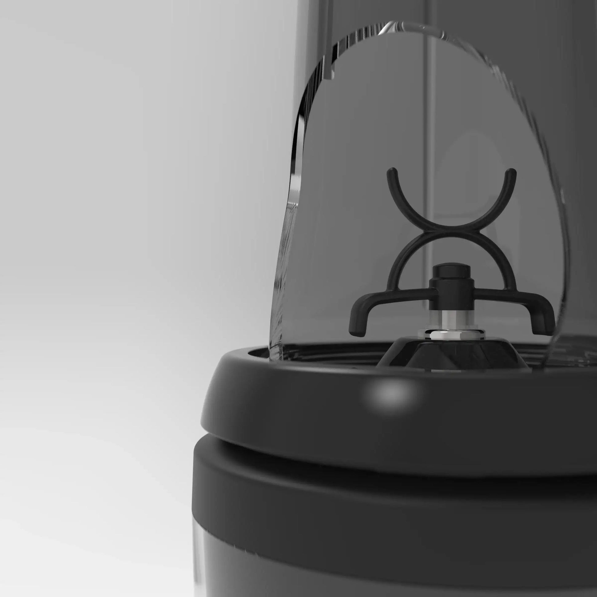 nutrition-and-protein-blender-p5 xblade_cutaway.1660.jpg